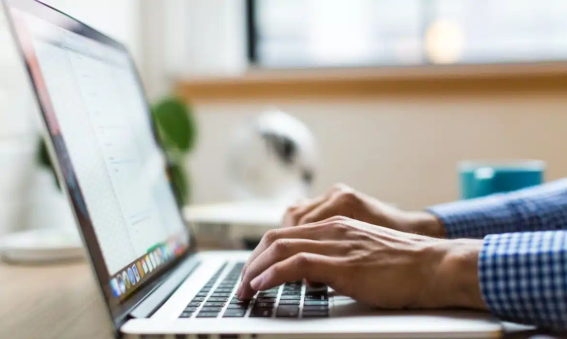 Optimisez la gestion de vos emails professionnels avec ces astuces efficaces