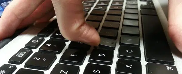 Comment démonter les touches du clavier d’un ordinateur portable ?