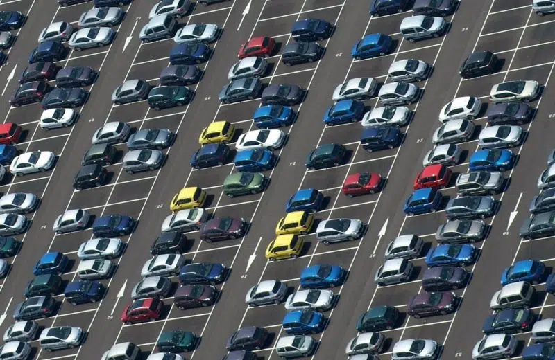 La nouvelle tendance des parkings d’aéroports connectés