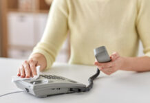 Téléphone : quelles solutions vraiment adaptées aux aînés ?